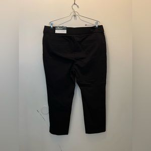 Liz Claiborne 16P straight leg stretch pants. Black. New with Tags.Career petite
